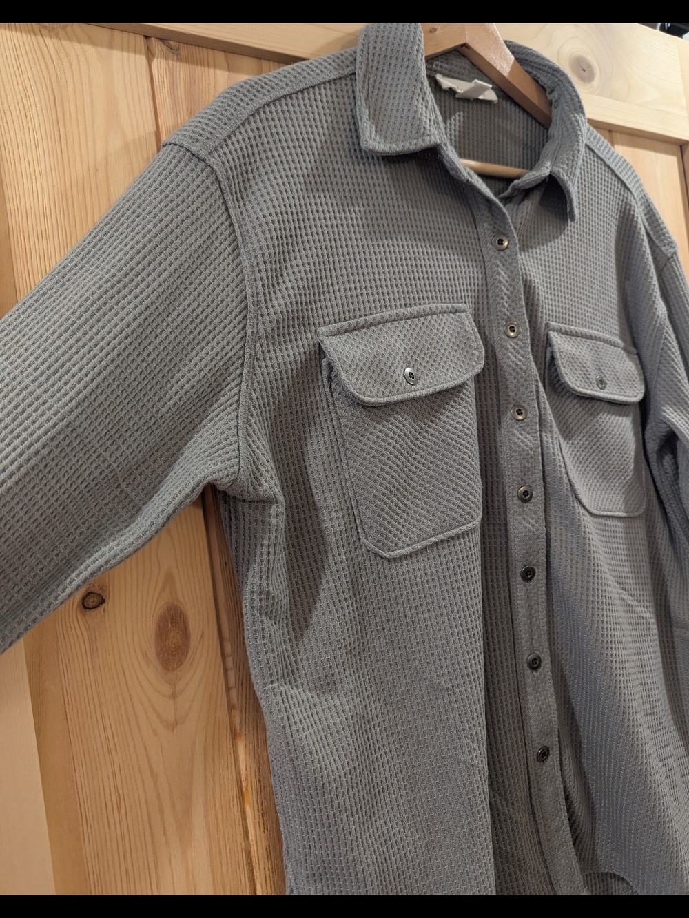 Twelve:O:Two Gray Waffle Knit Button Front Shacket Size Small - Picture 4 of 7